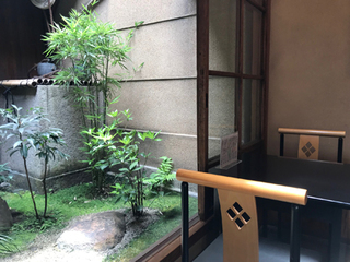 大極殿本舗六角店